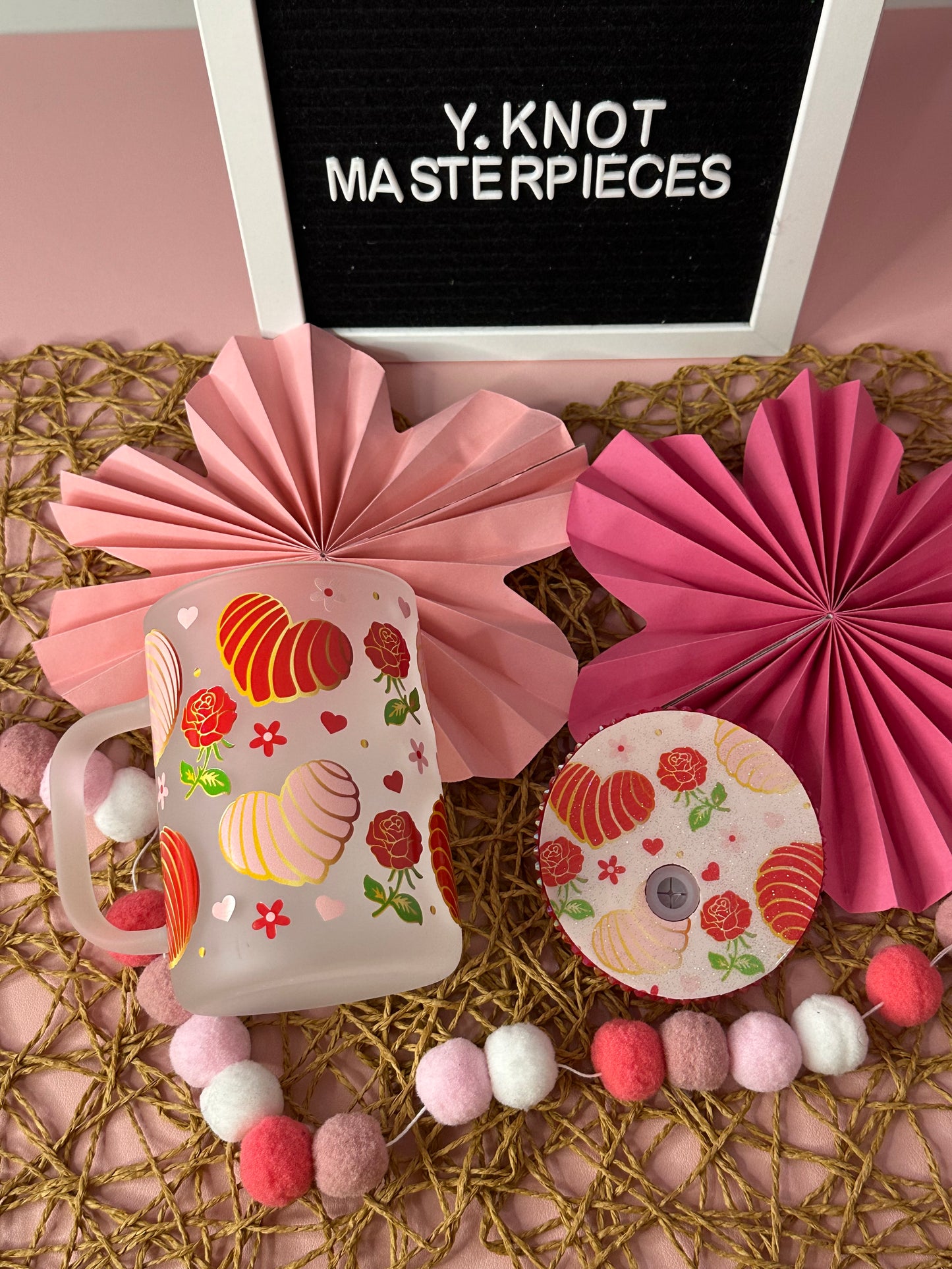 CONCHITAS Y ROSAS MUGS