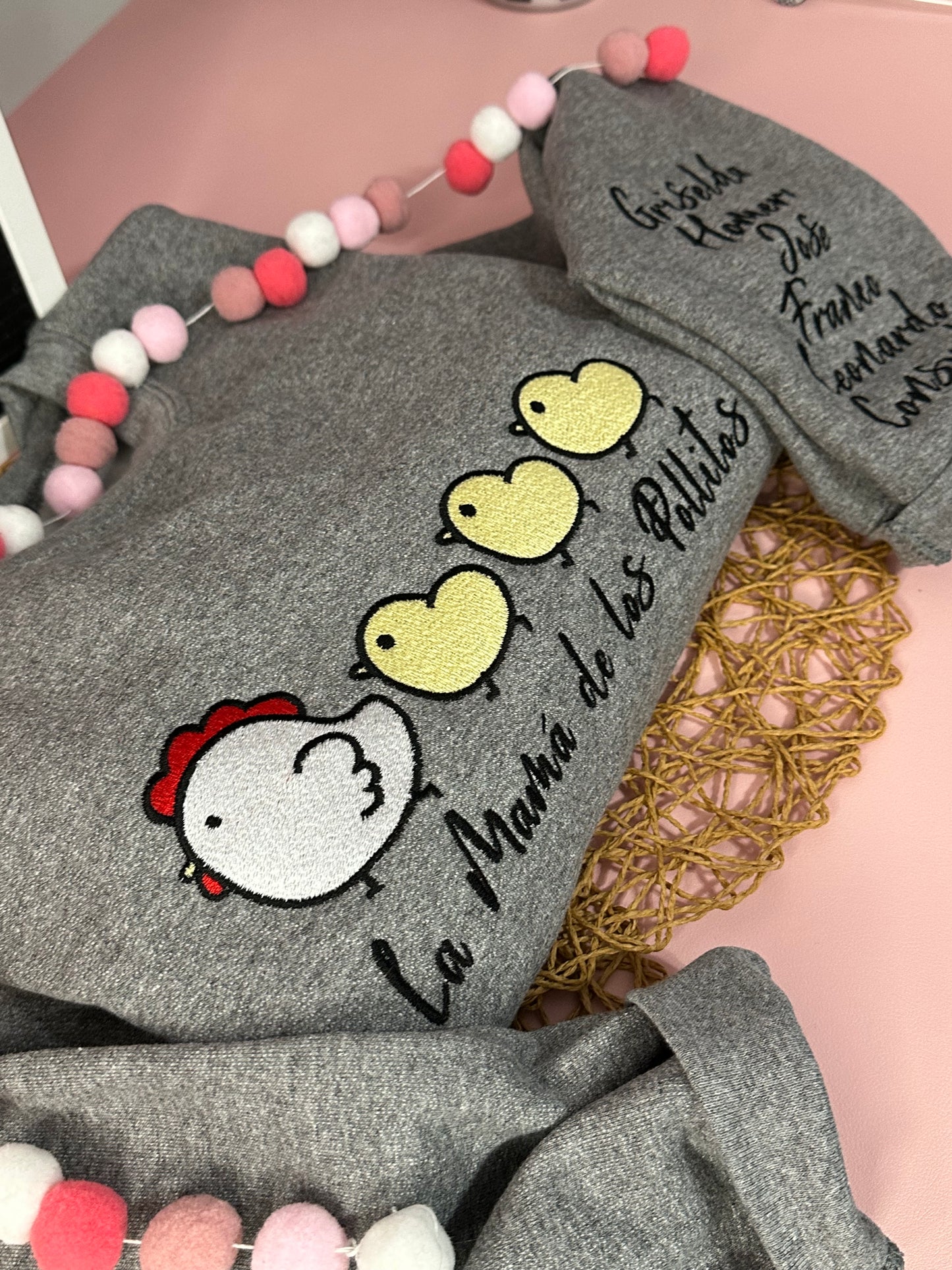 LA MAMA DE LOS POLLITOS EMBROIDERED SWEATER