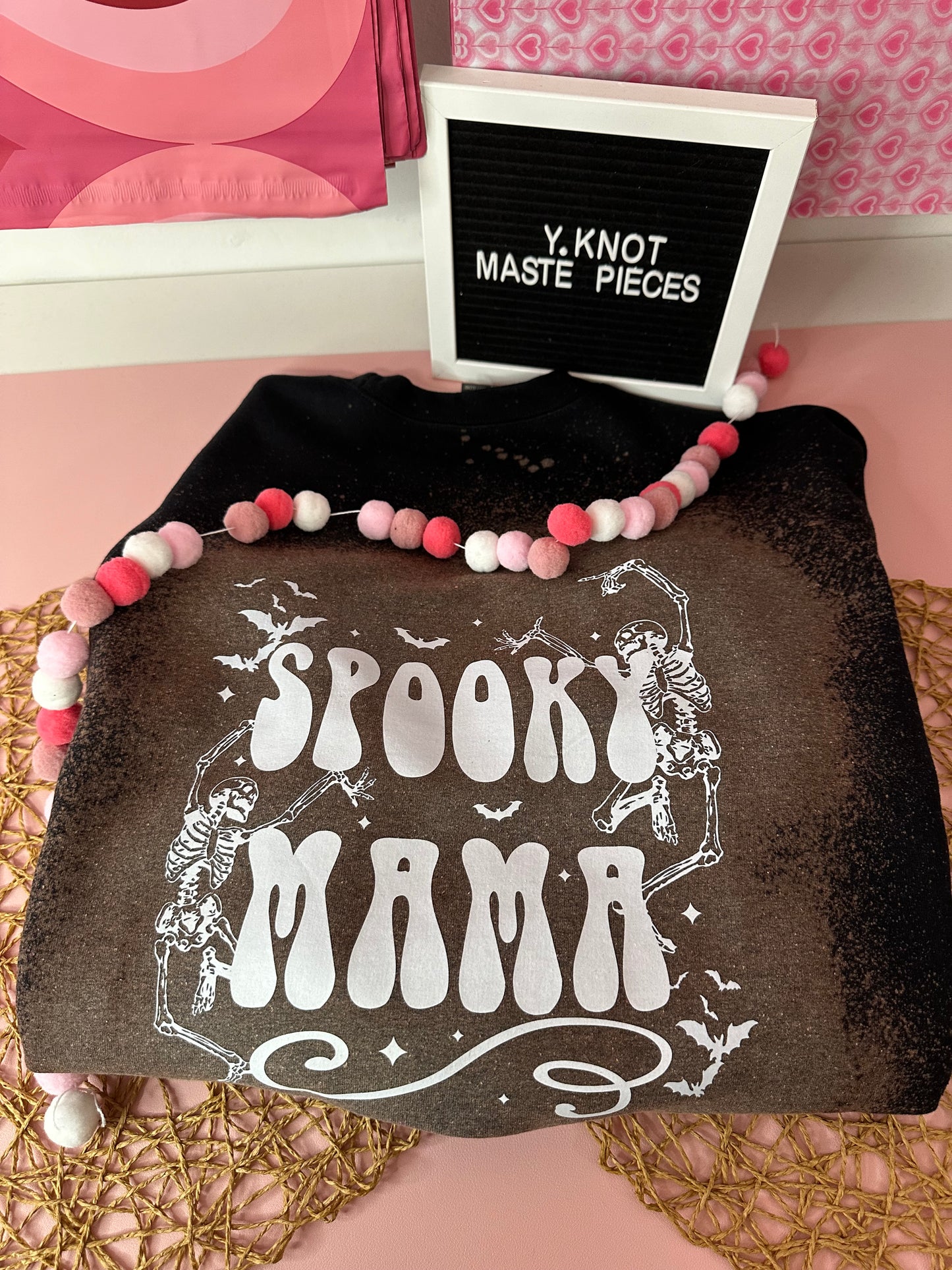 SPOOKY MAMA BLEACHED SWEATSHIRT