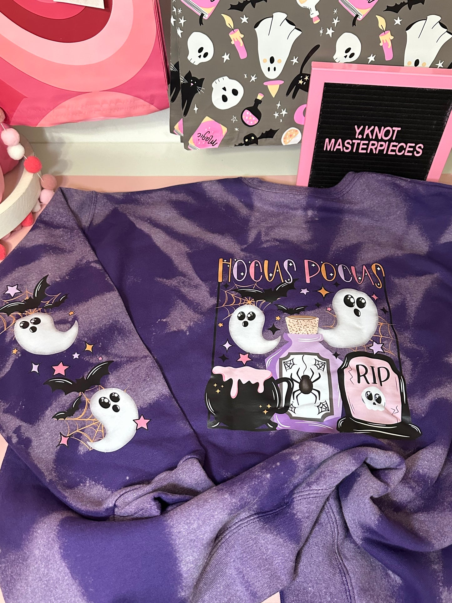 HOCUS POCUS BLEACHED SWEATSHIRT