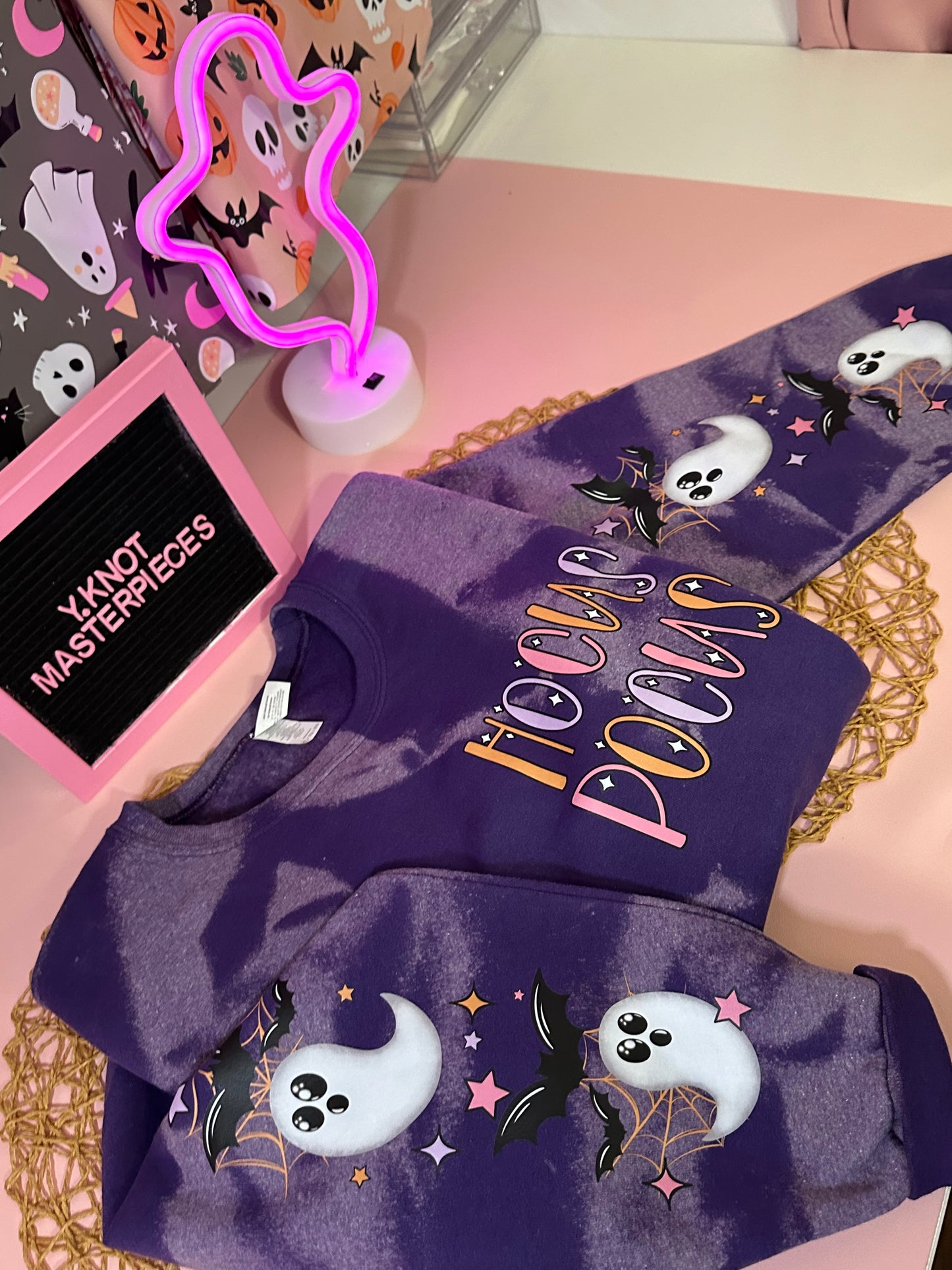 HOCUS POCUS BLEACHED SWEATSHIRT