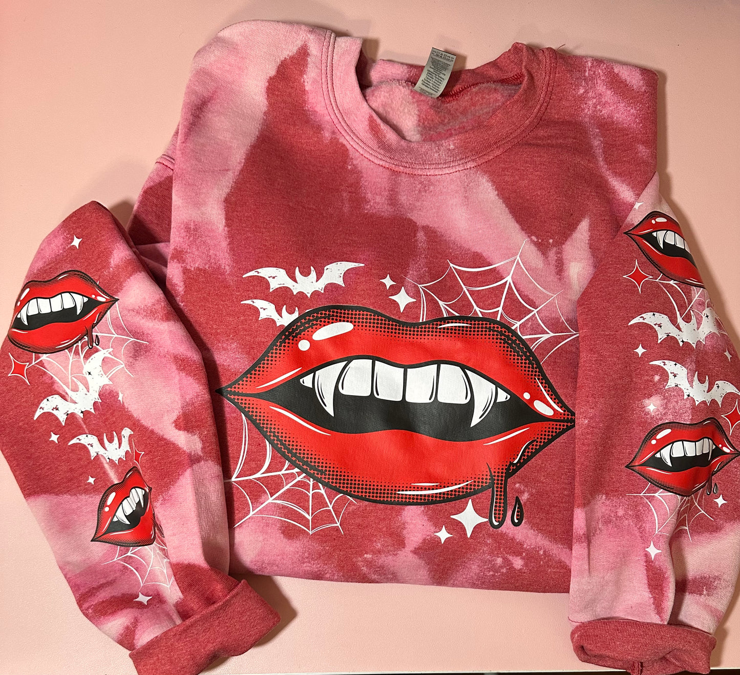 VAMP LIPS BLEACHED SWEATER